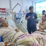 मुख्यमंत्री ने एम्स ऋषिकेश पहुंचकर कैबिनेट मंत्री सतपाल महाराज के स्वास्थ्य की जानकारी ली