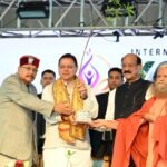 मुख्यमंत्री ने अन्तराष्ट्रीय योग महोत्सव का किया शुभारम्भ  आज विश्व के 180 से अधिक देशों में मनाया जा रहा योग दिवस