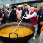 श्रीमहंत देवेन्द्र दास जी महाराज ने संगत के साथ दी लंगर सेवा,