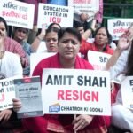 प्रदेश अध्यक्ष उत्तराखंड महिला कांग्रेस ज्योति रौतेला के नेतृत्व में डीएम कार्यालय का घेराव, अमित शाह के इस्तीफे व प्रधानमंत्री से माफी की मांग