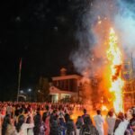 जय श्री राम के जयकारों के बीच ग्राफिक एरा में 50 फीट ऊंचे रावण के पुतले का दहन किया गया